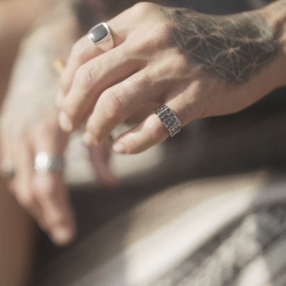 UNSCRIPTED RING