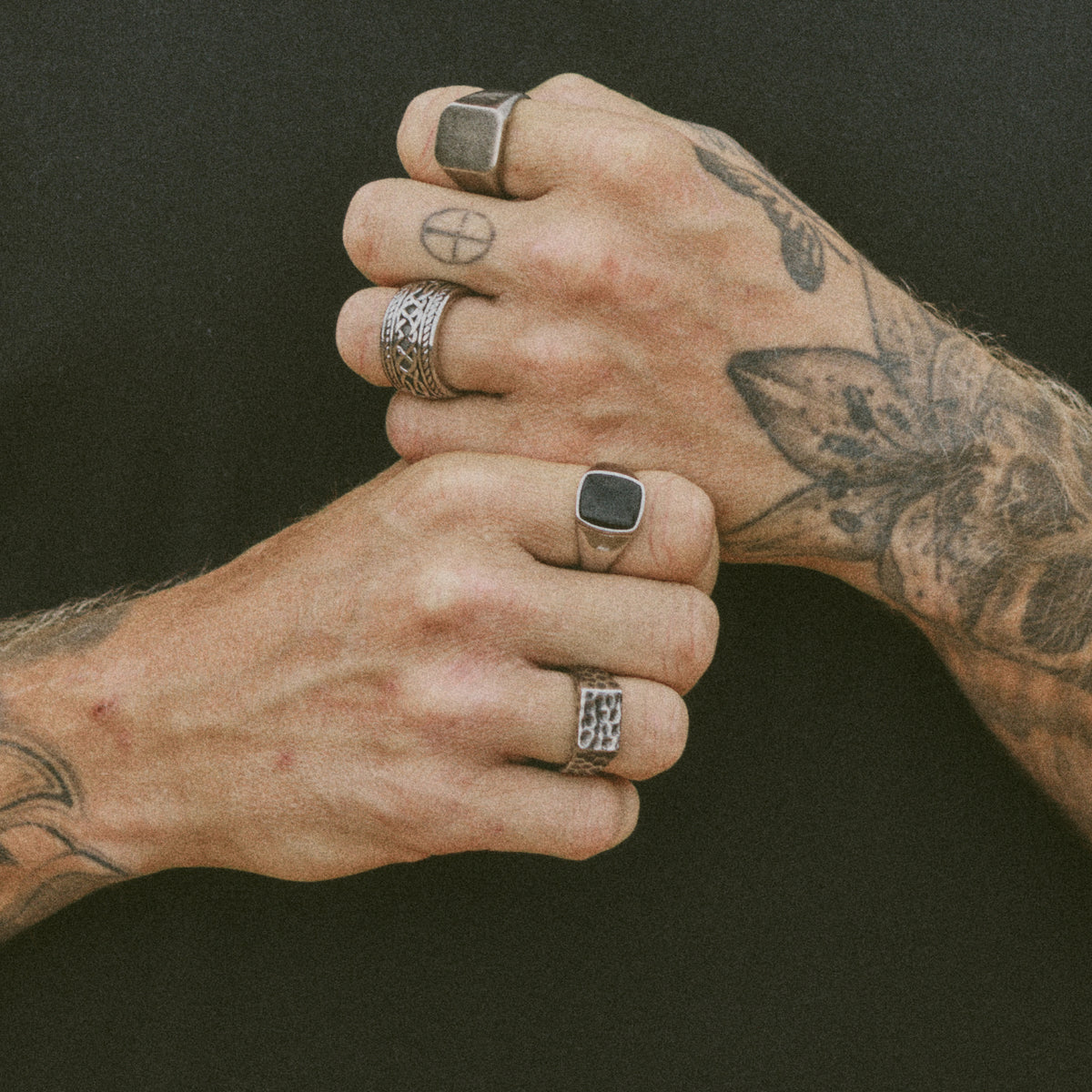 BLACK OUTLIER SIGNET RING