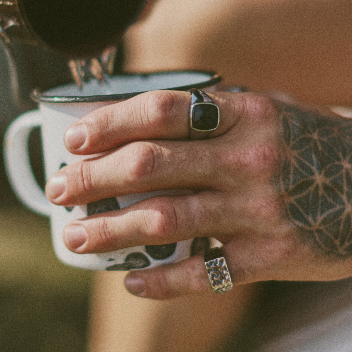 BLACK OUTLIER SIGNET RING