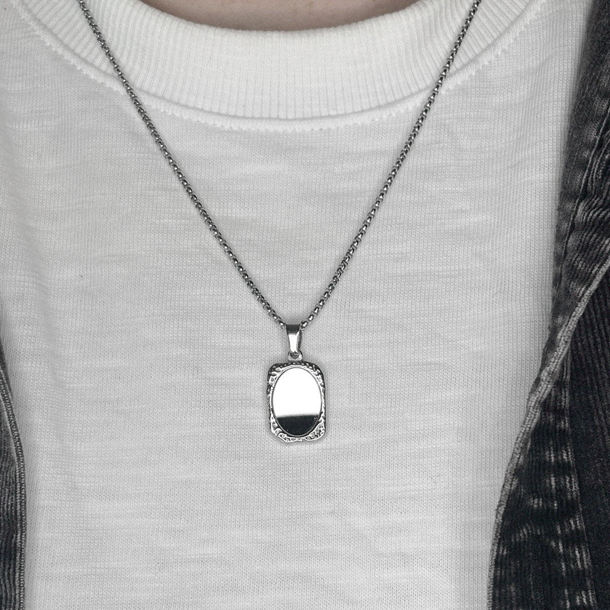 TRUTH PENDANT