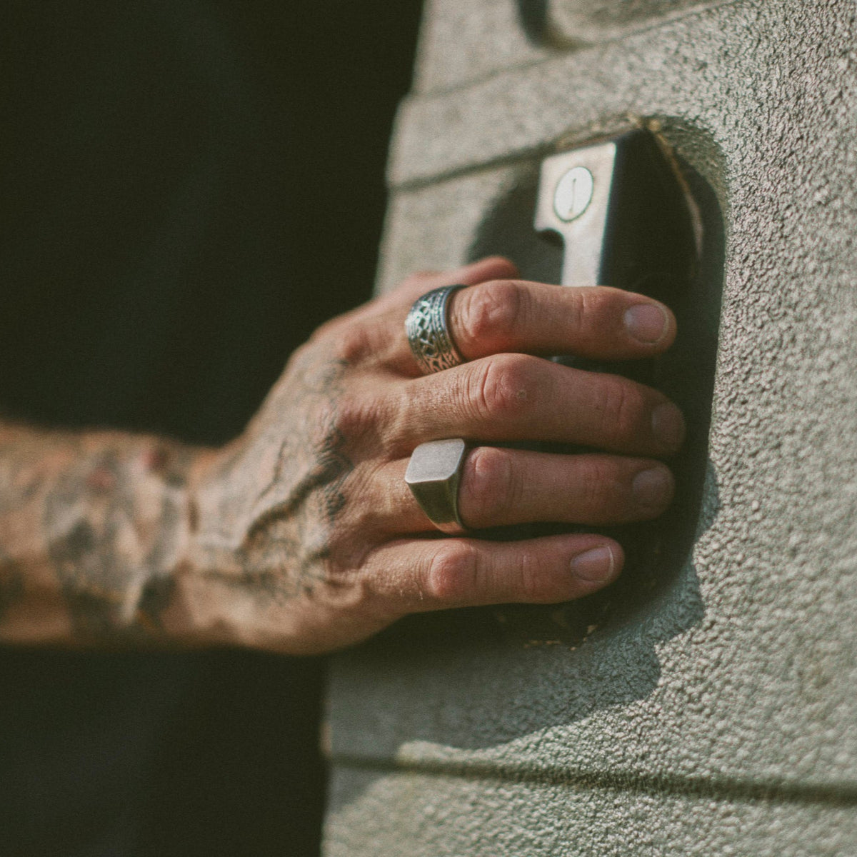 MONOLITH RING